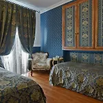 Residenza Antica Pensión 4*